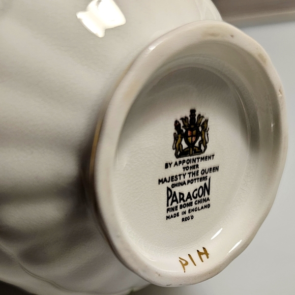 Paragon Fine China Pink "English Flowers Carnations" Tea Cup & Saucer - Picture 16 of 16